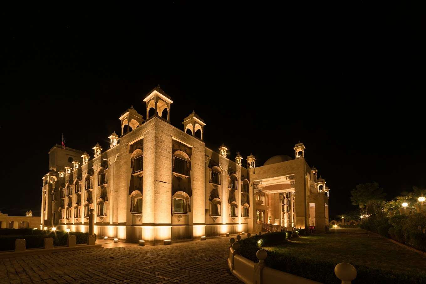 CHOKHI DHANI - THE PALACE