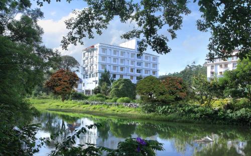 GRAND PLAZA