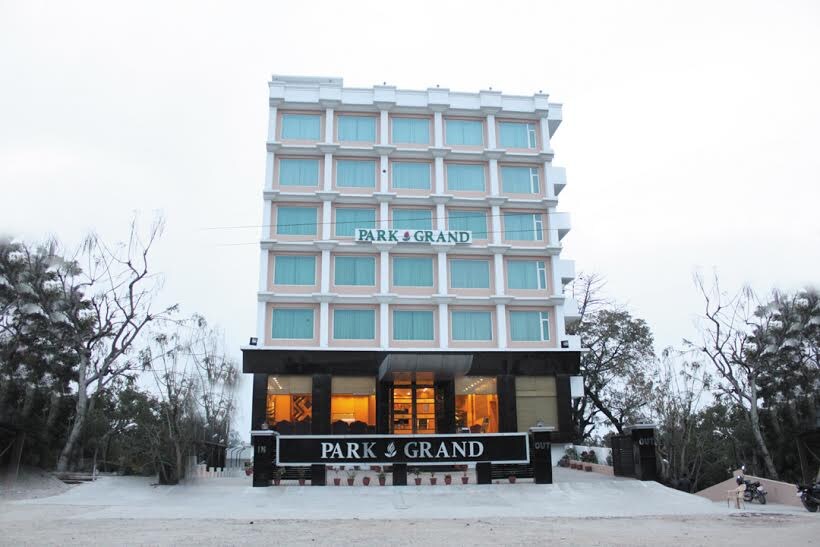 PARK GRAND HOTEL
